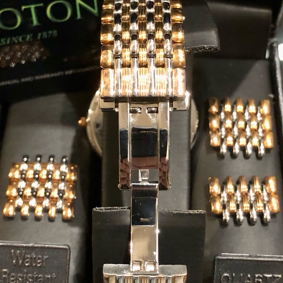 {SOLD} - Picture 4 of 8